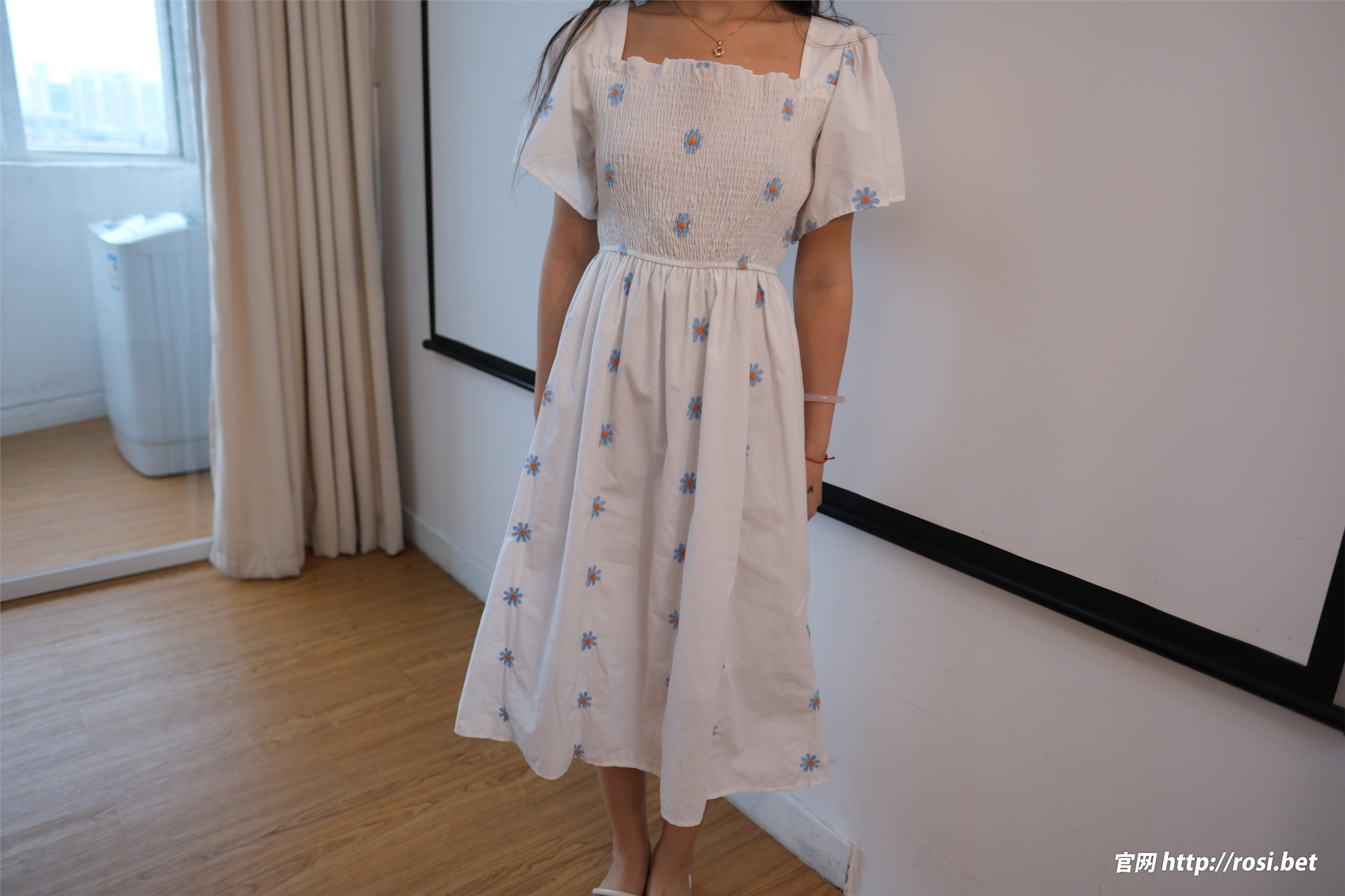 ROSI写真 2024.11.20 NO.4734